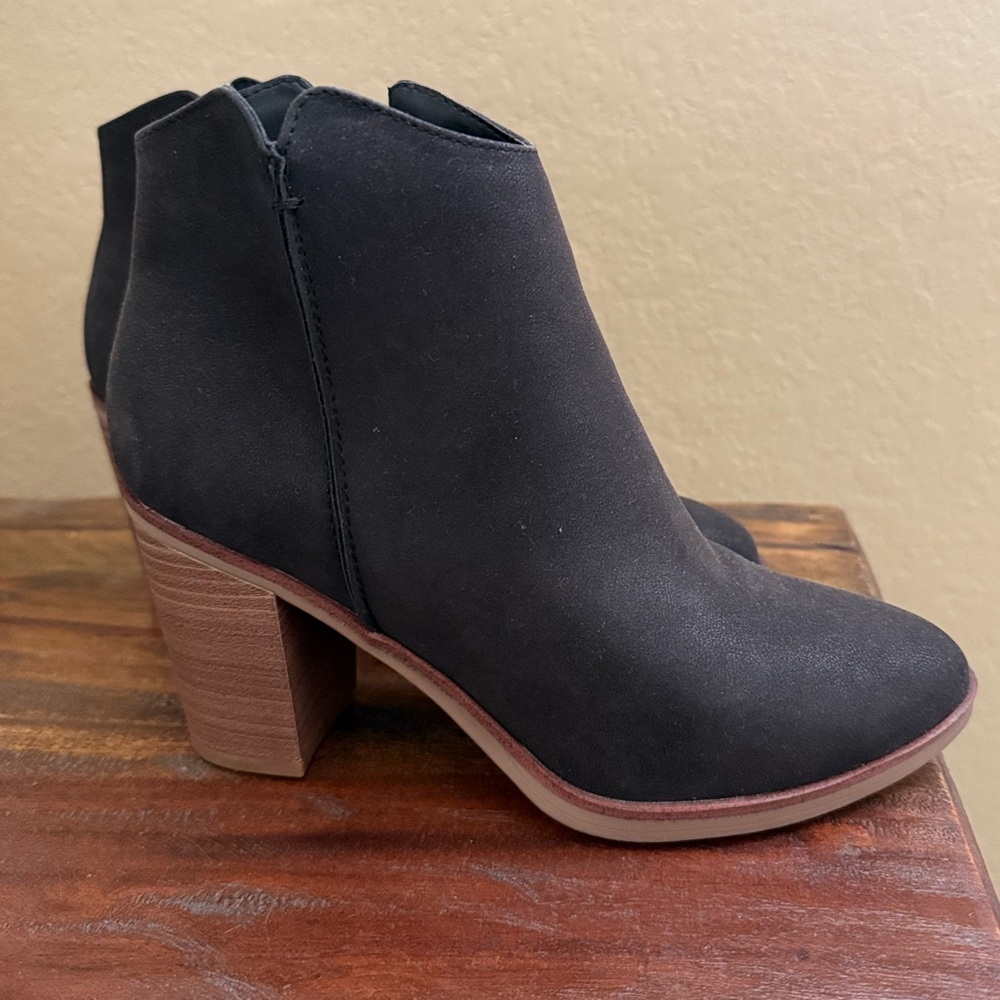Mia Black Ankle Boots